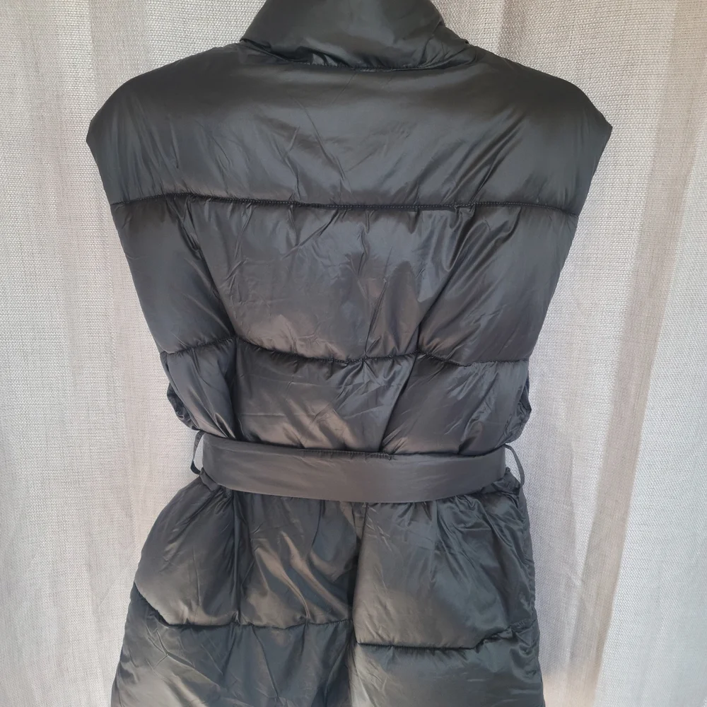 H&M Navy Blue Belted Puffer Vest Gilet Size Medium NWOT